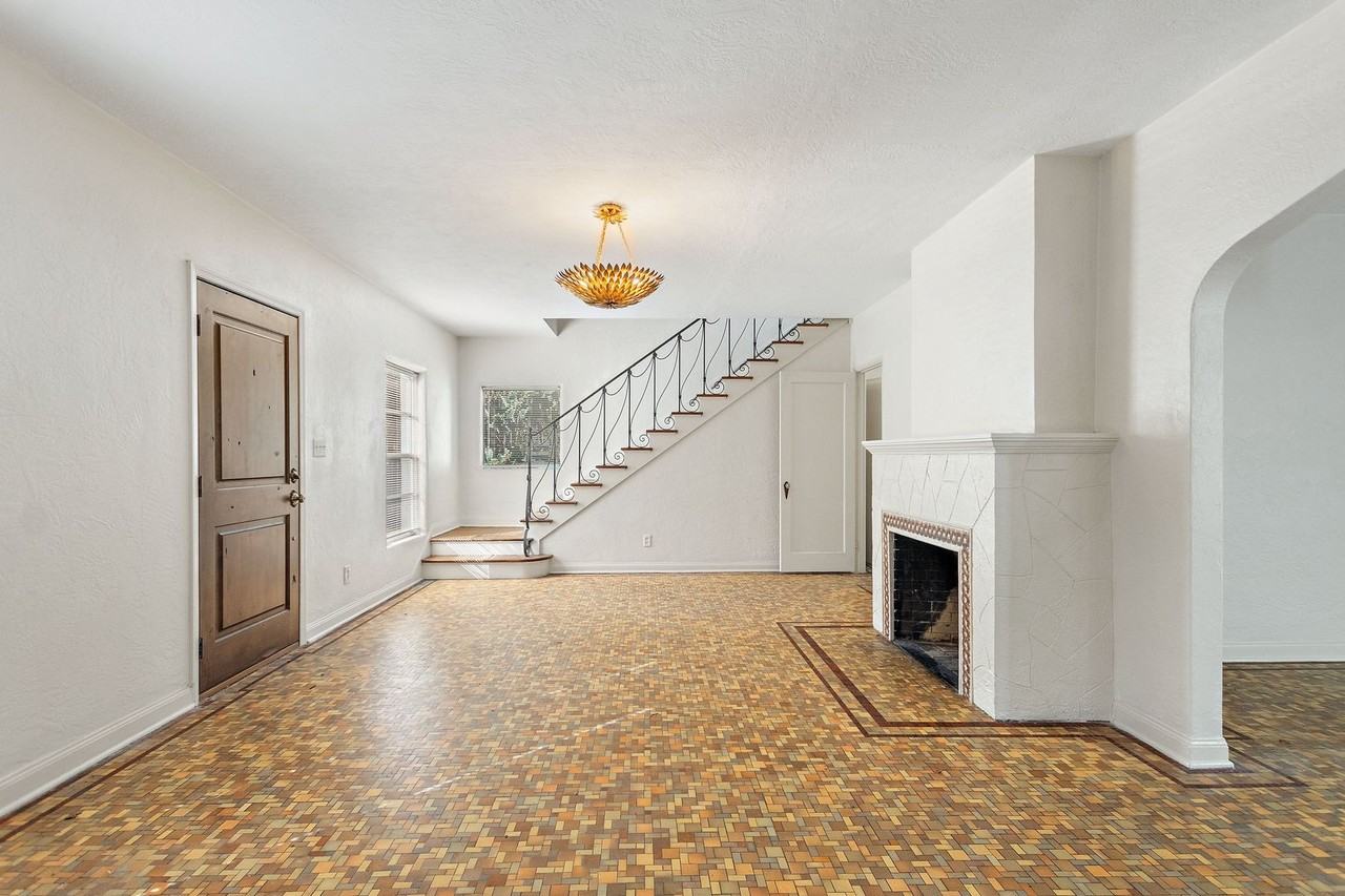 437 Richmond St - Photo 4 of 31