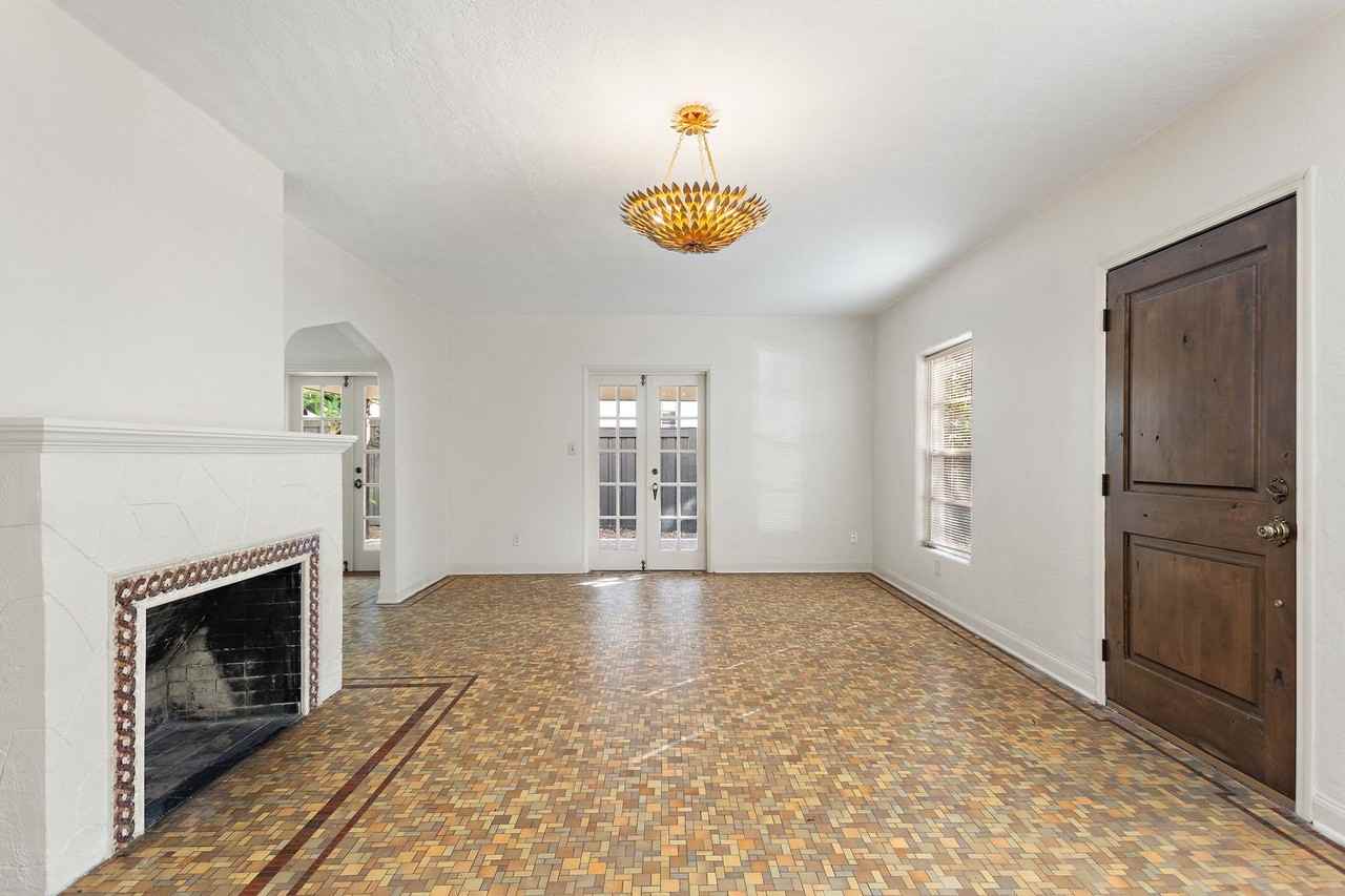 437 Richmond St - Photo 2 of 31