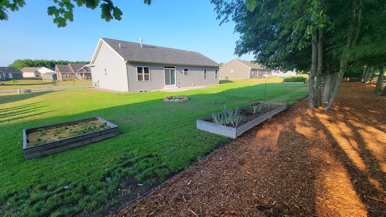 1157 Esther Ann Ln - Photo 2 of 25