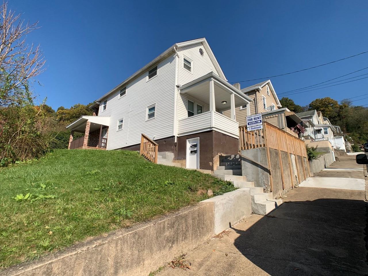 407 25th Street - Photo 3 of 23