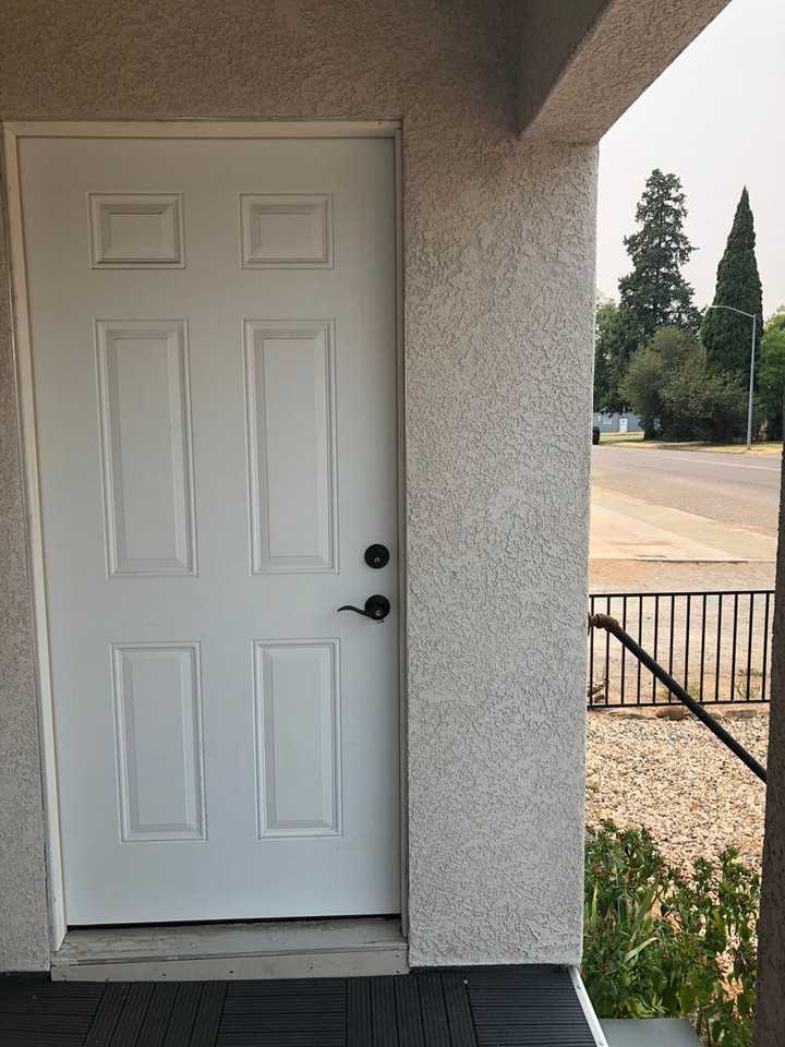 1025 Walnut St - Photo 2 of 15