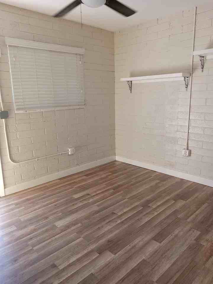 605 W Pierson St #14 - Photo 4 of 16