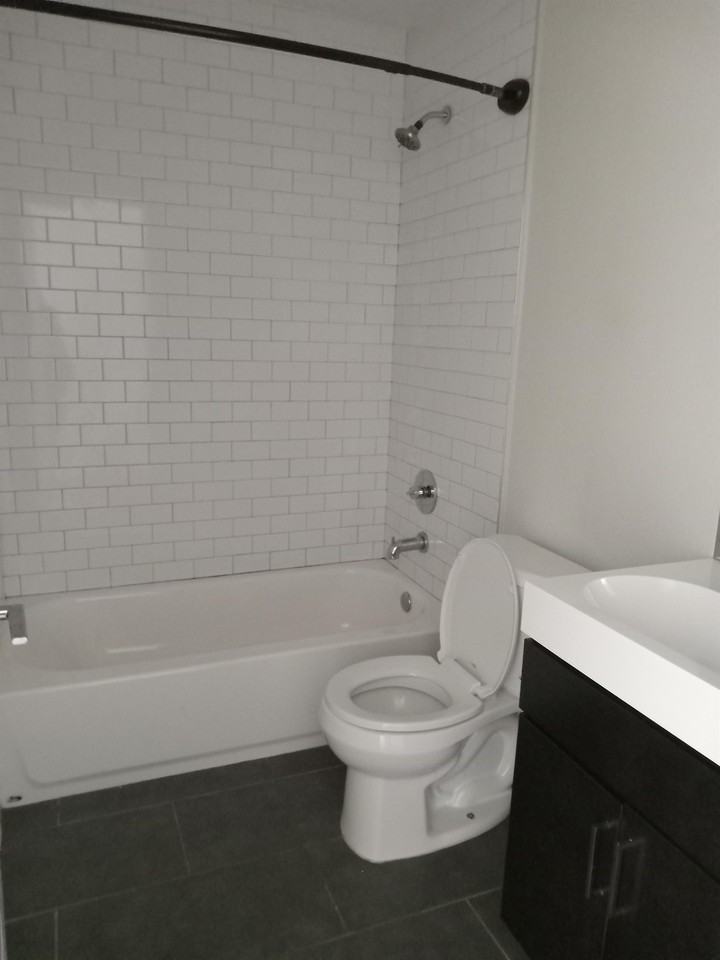 605 W Pierson St #14 - Photo 7 of 16