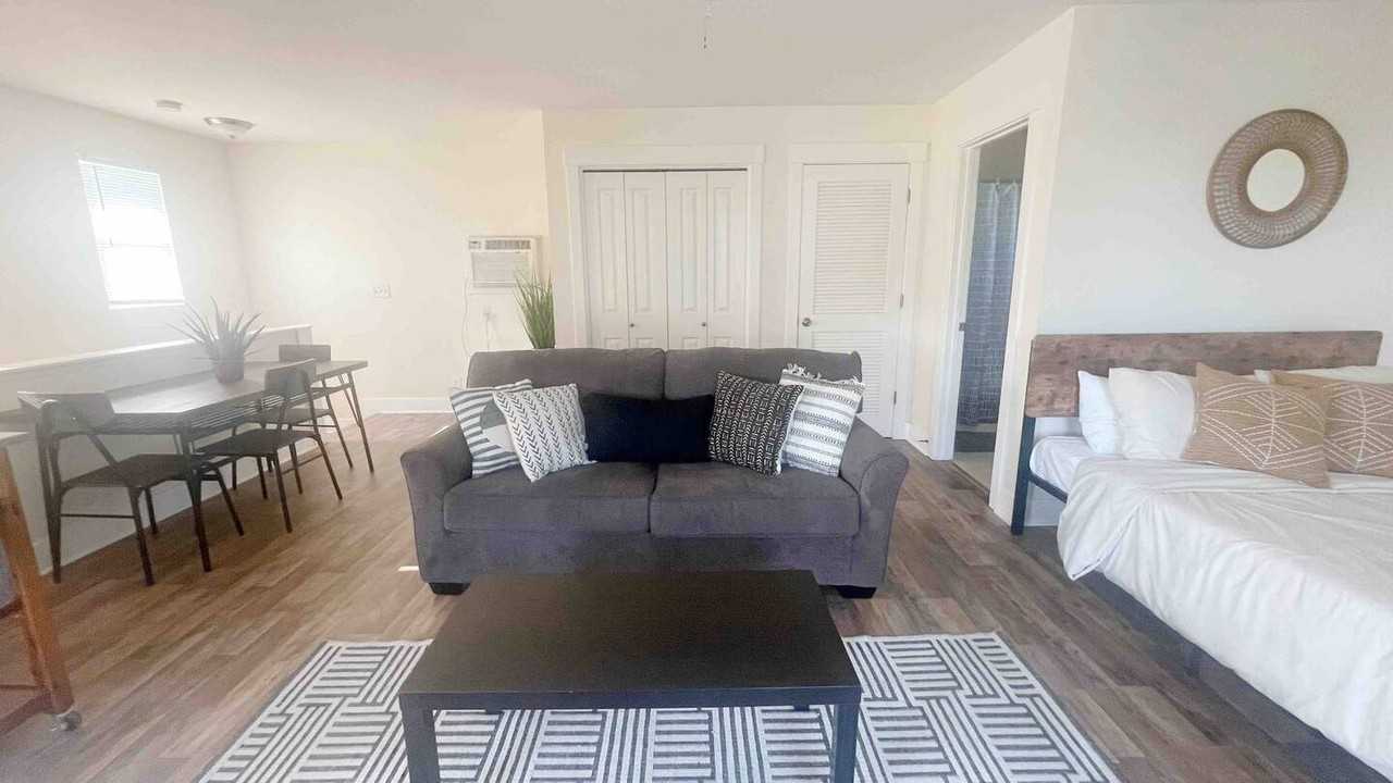 2519 England St #B - Photo 3 of 8