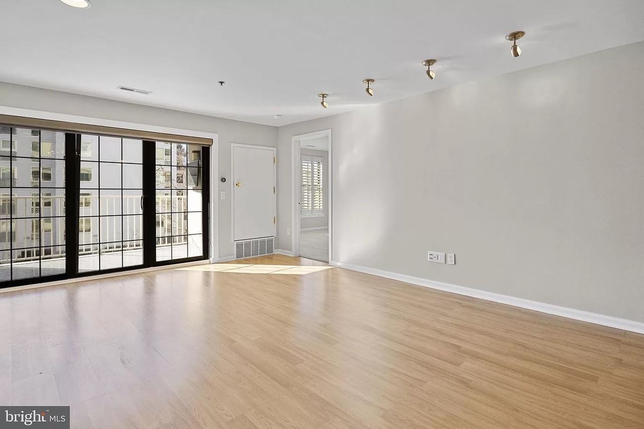 2 Leverington Ave #33