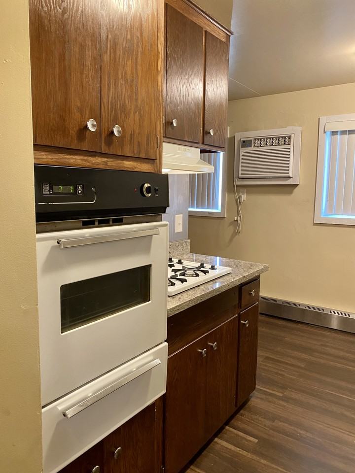 1529 E 38th St - Photo 2 of 9