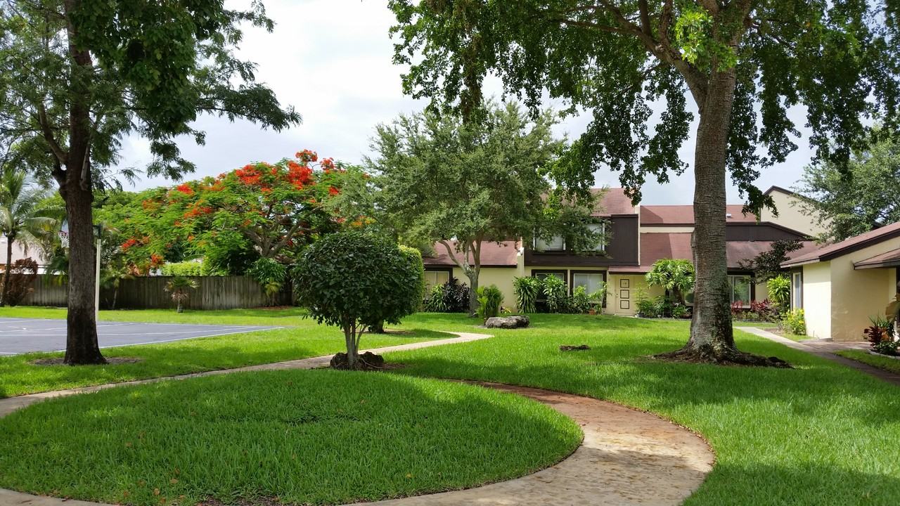 5252 Bosque Ln #1 - Photo 3 of 41