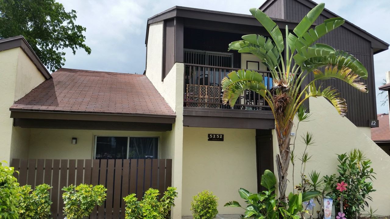 5252 Bosque Ln #1 - Photo 4 of 41