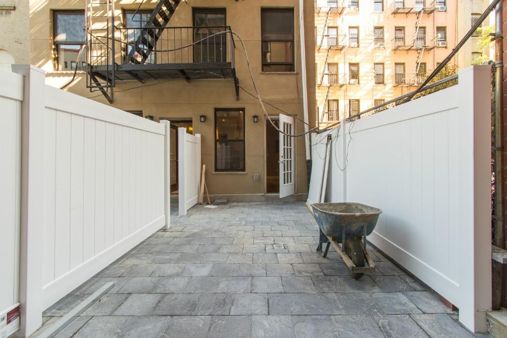 124 Ridge St #1A - Photo 2 of 5