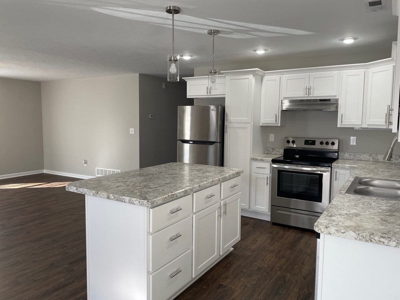 736 Washington St #1 - Photo 3 of 44