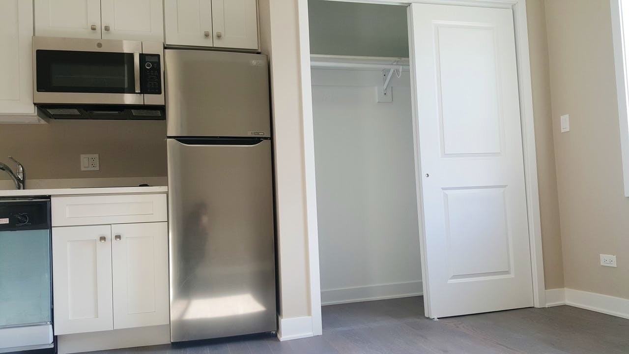 1409 W Diversey Pkwy #102 - Photo 5 of 22