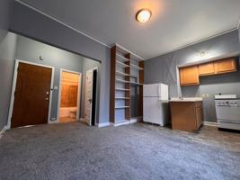 featured image of 1830 N Oakland Ave