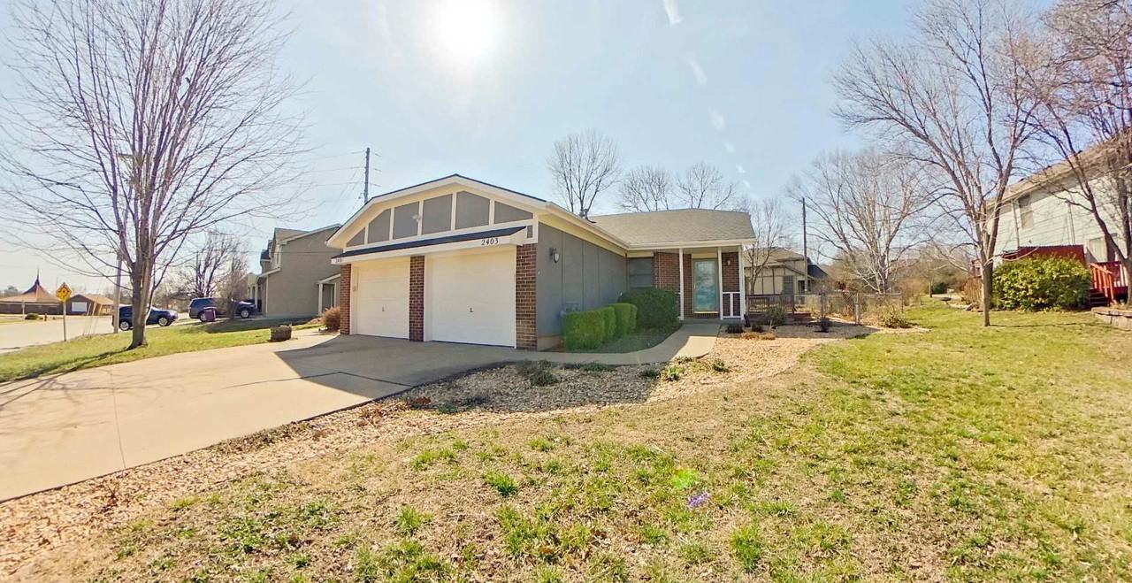 2403 Candlewood Dr - Photo 2 of 12