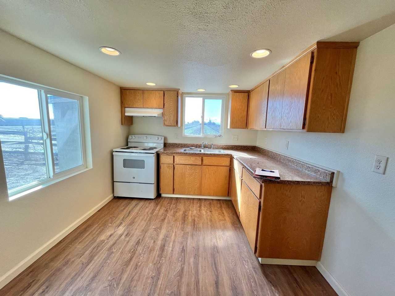 13749 Palm Ave - Photo 3 of 12