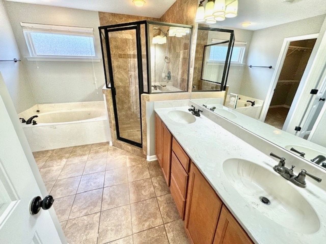 4037 Colton Dr - Photo 6 of 11