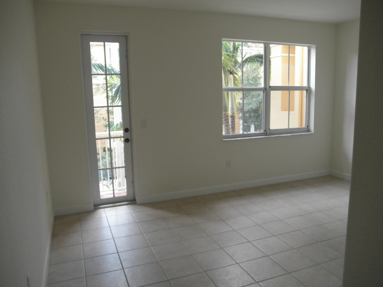 2906 Shoma Dr - Photo 2 of 10