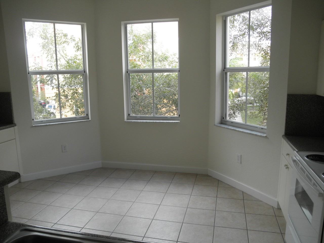 2906 Shoma Dr - Photo 6 of 10