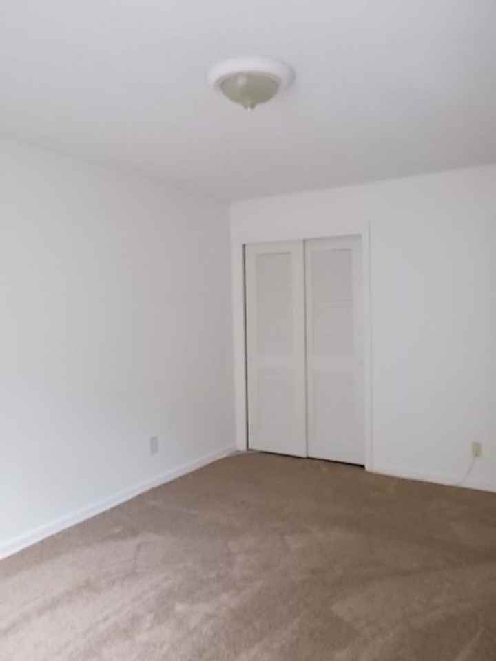 21 Roland Dr #13 - Photo 5 of 7