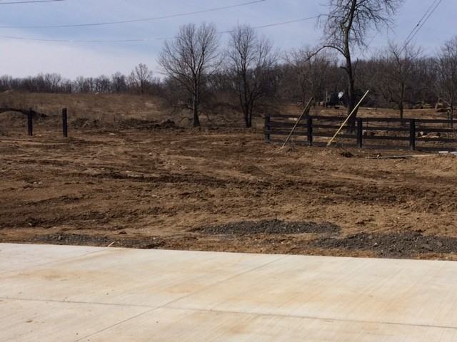 9355 Valley View Dr - Photo 2 of 12