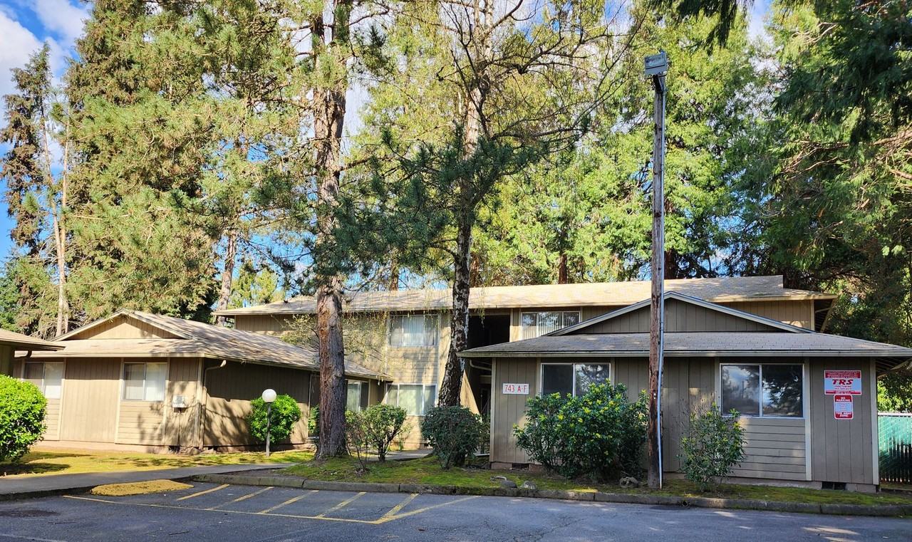 203-Evergreen Villa - Photo 5 of 39