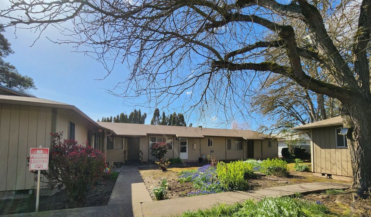 203-Evergreen Villa - Photo 6 of 39