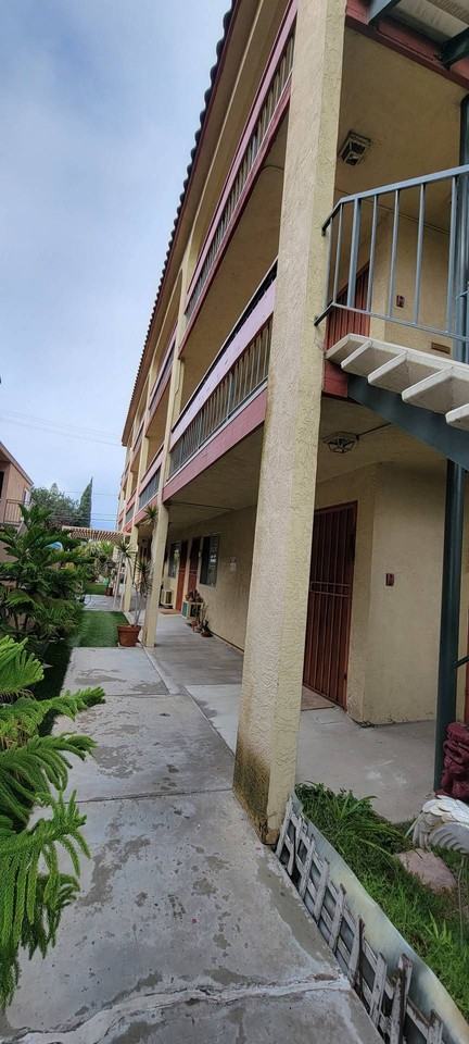 4226 41ST ST - Photo 2 of 4