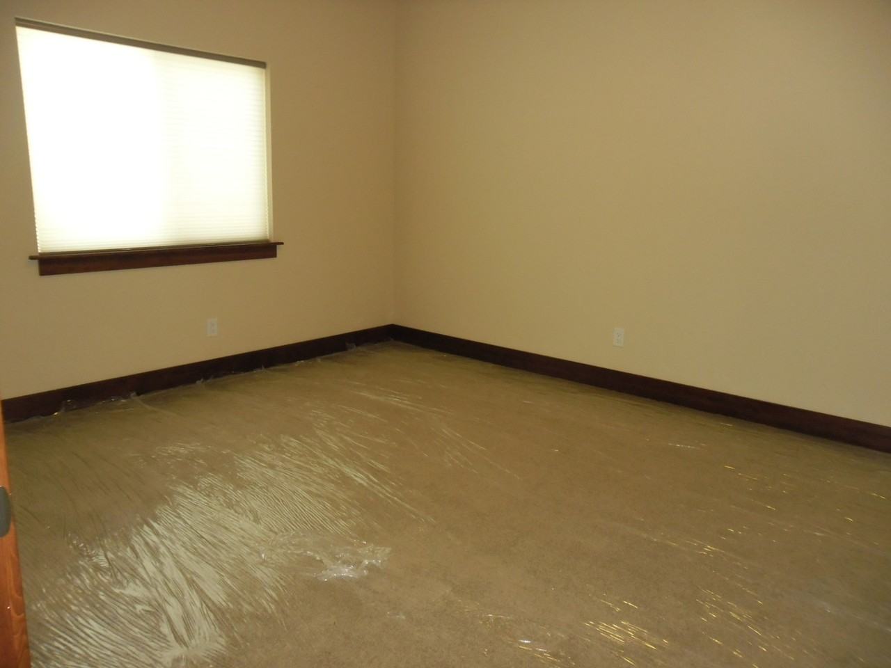 1320 E Chelan Ct - Photo 6 of 15