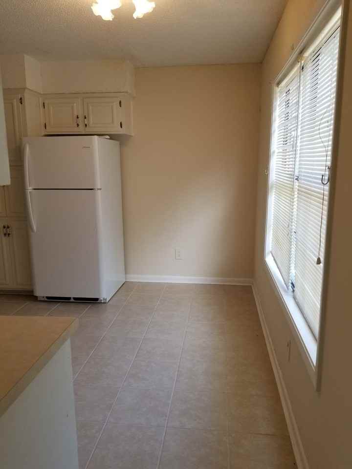 105 Cambridge Rd - Photo 6 of 22