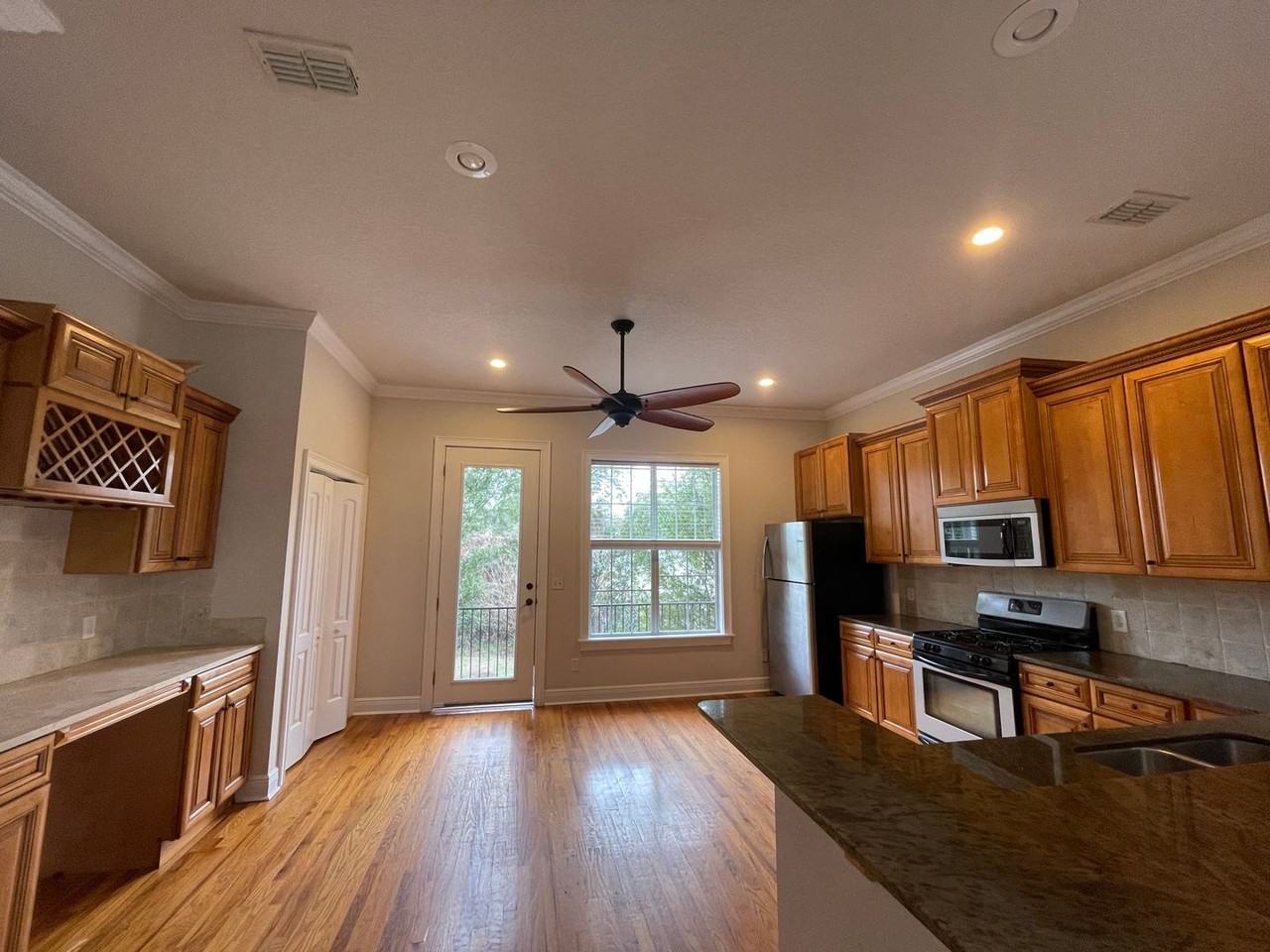 1330 N Duval St - Photo 5 of 25