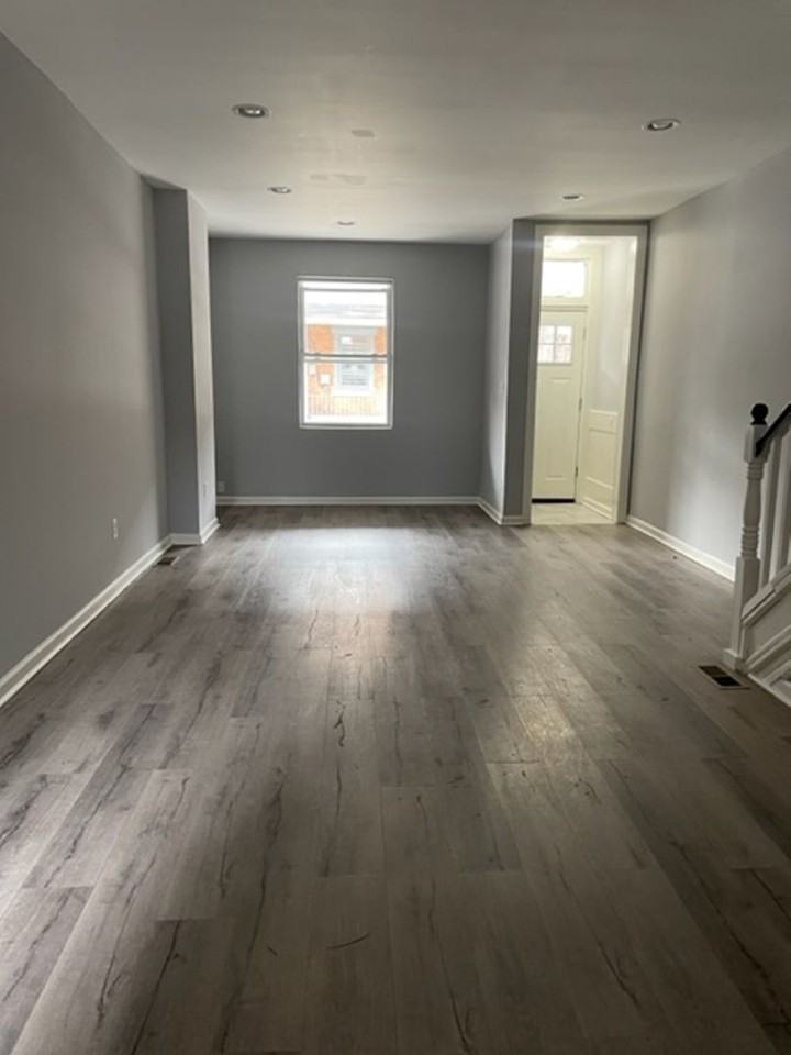 4915 Olive St - Photo 3 of 11