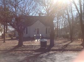 featured image of 903 W 12th St