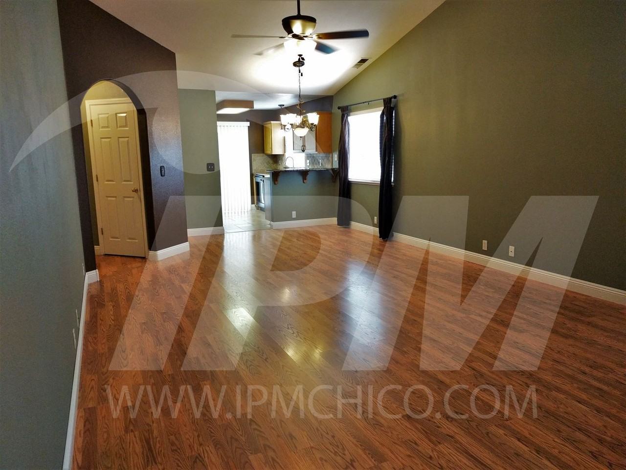 8 Wyndham Ct - Photo 4 of 11