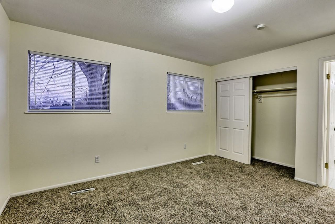 1137 Timber Ln - Photo 5 of 29