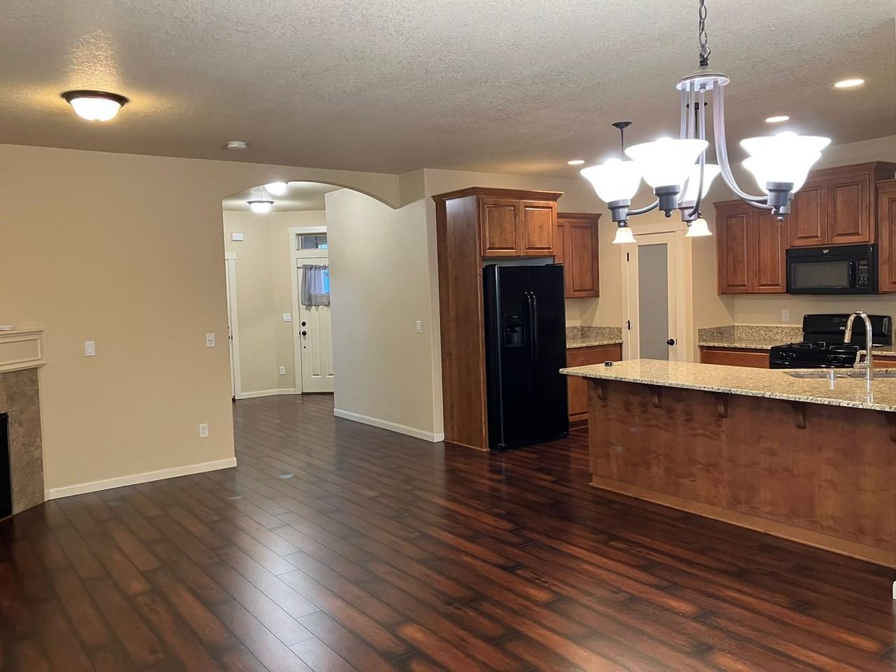 3715 Nw 122nd St - Photo 7 of 31