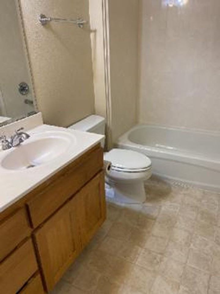 2222 Mccall Dr - Photo 5 of 10