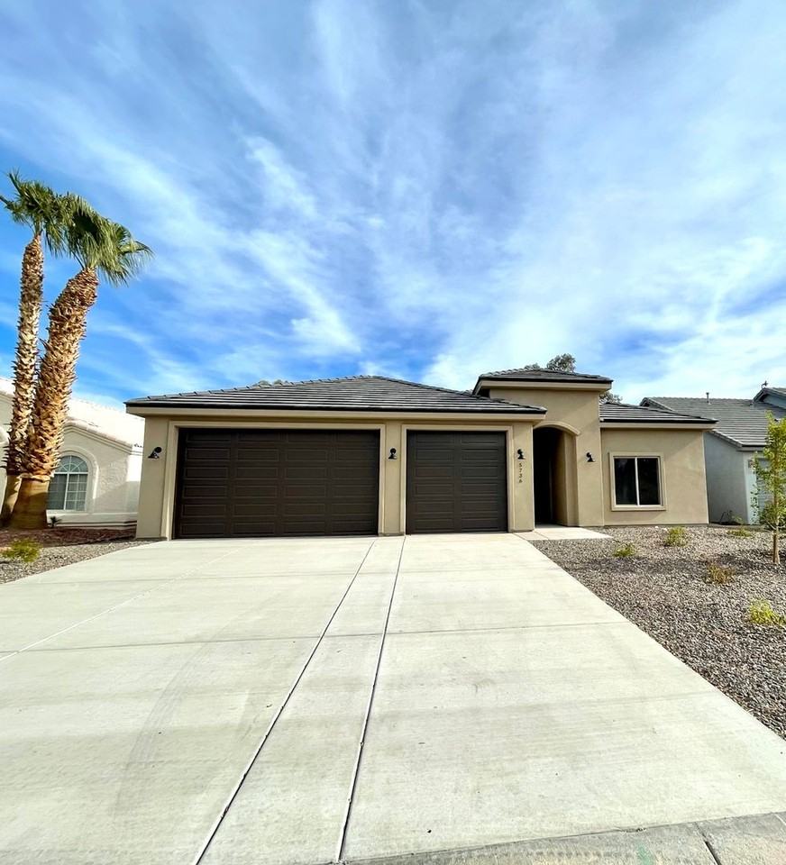 5736 Desert Lakes Drive - Photo 3 of 47