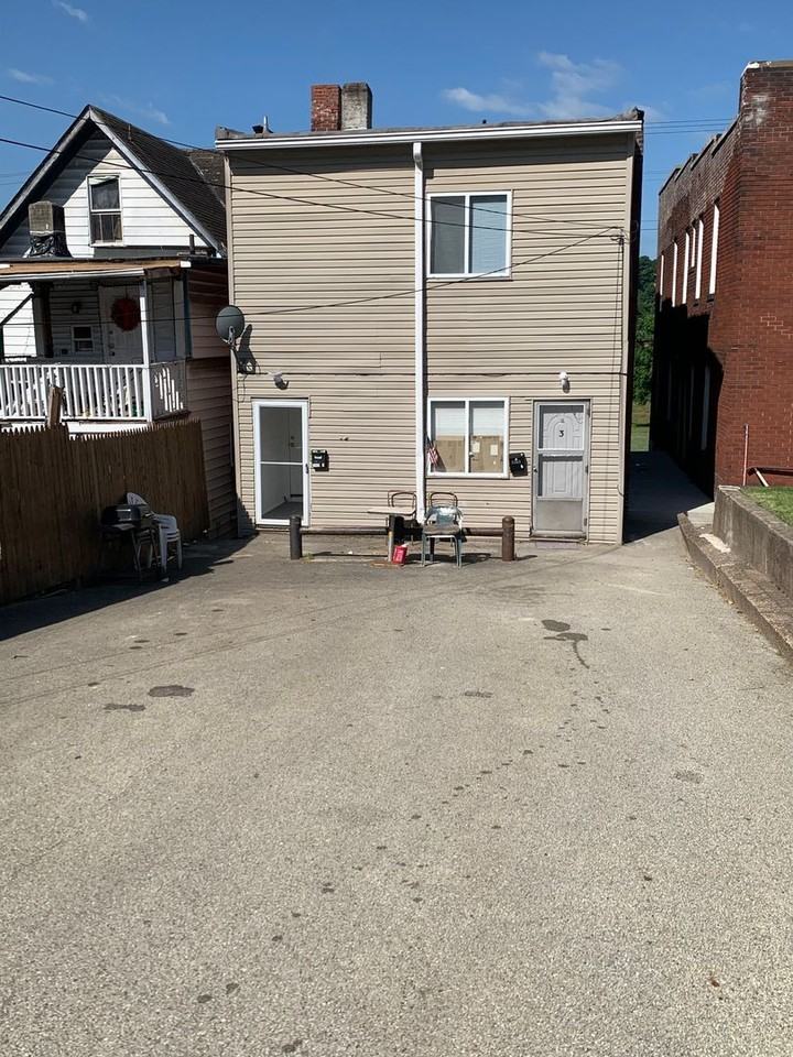 3403 Walnut Street Apartments 3403 Walnut St, McKeesport, PA 15132