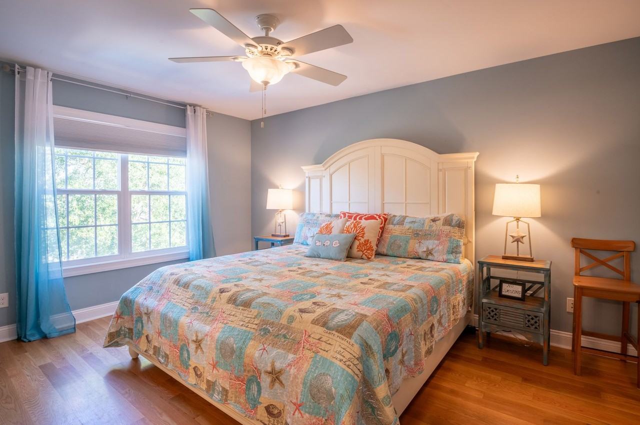 4502 The Gypsy Rose @ 4502 E Oak Island Dr - Photo 3 of 35