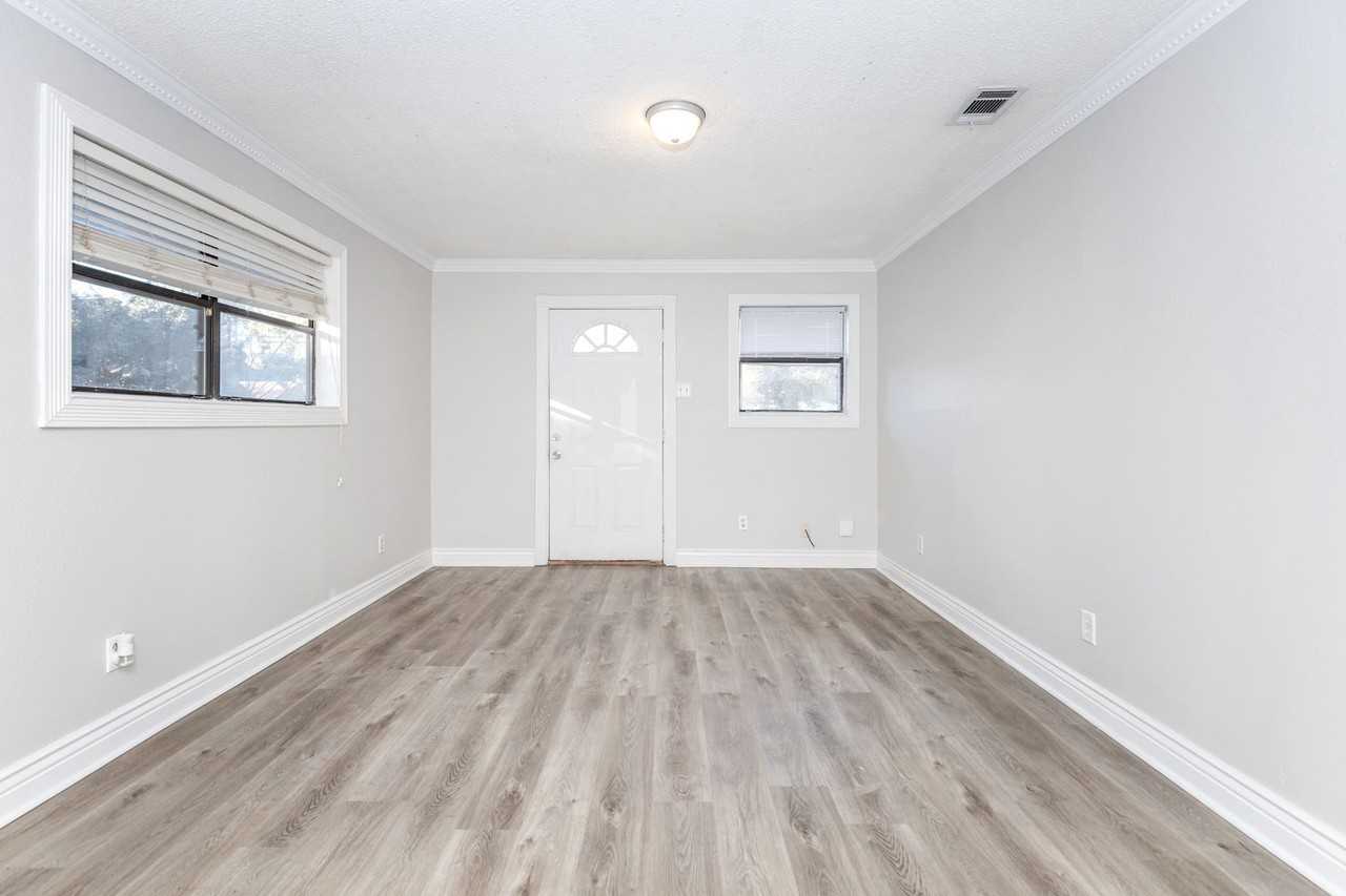 2314 14th St - Photo 7 of 33