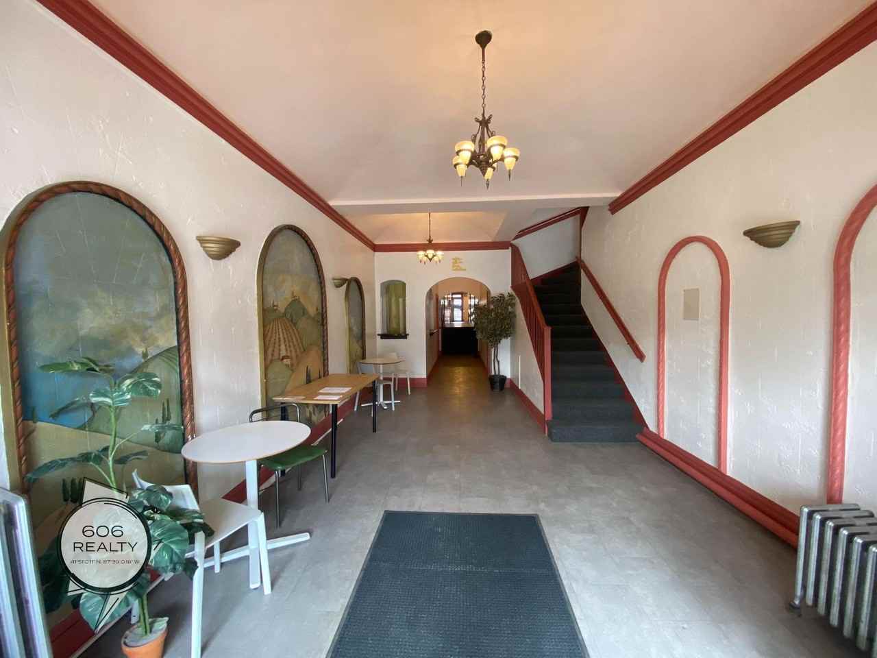 Beautiful Apartments in Berwyn! 3118 - Photo 2 of 26