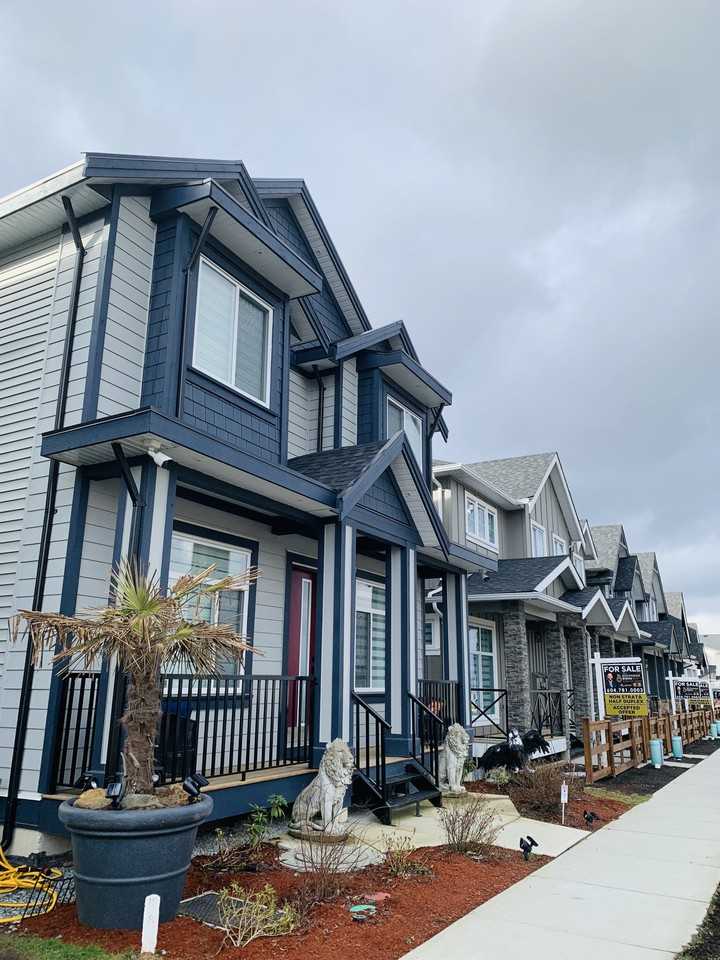 7377 197 Street - Photo 6 of 11