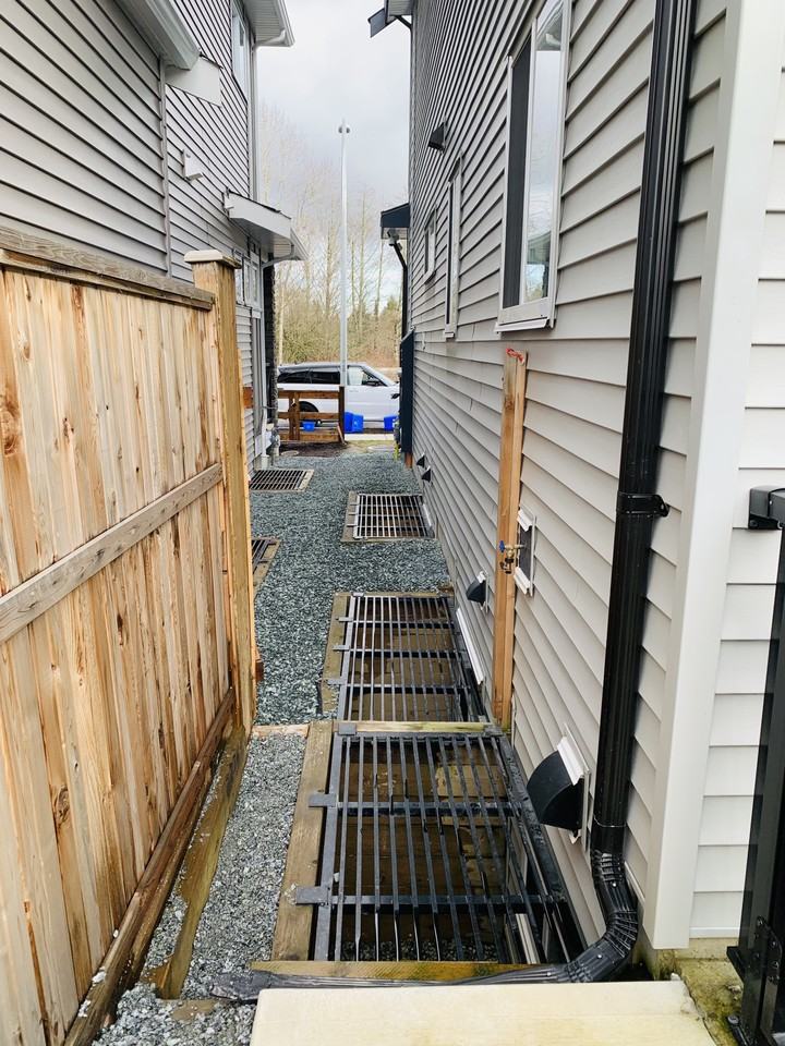 7377 197 Street - Photo 7 of 11