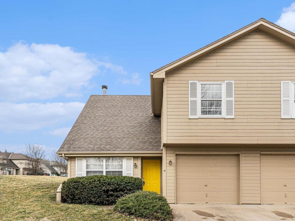810 Sw Pinebrook Village Dr - Photo 2 of 21
