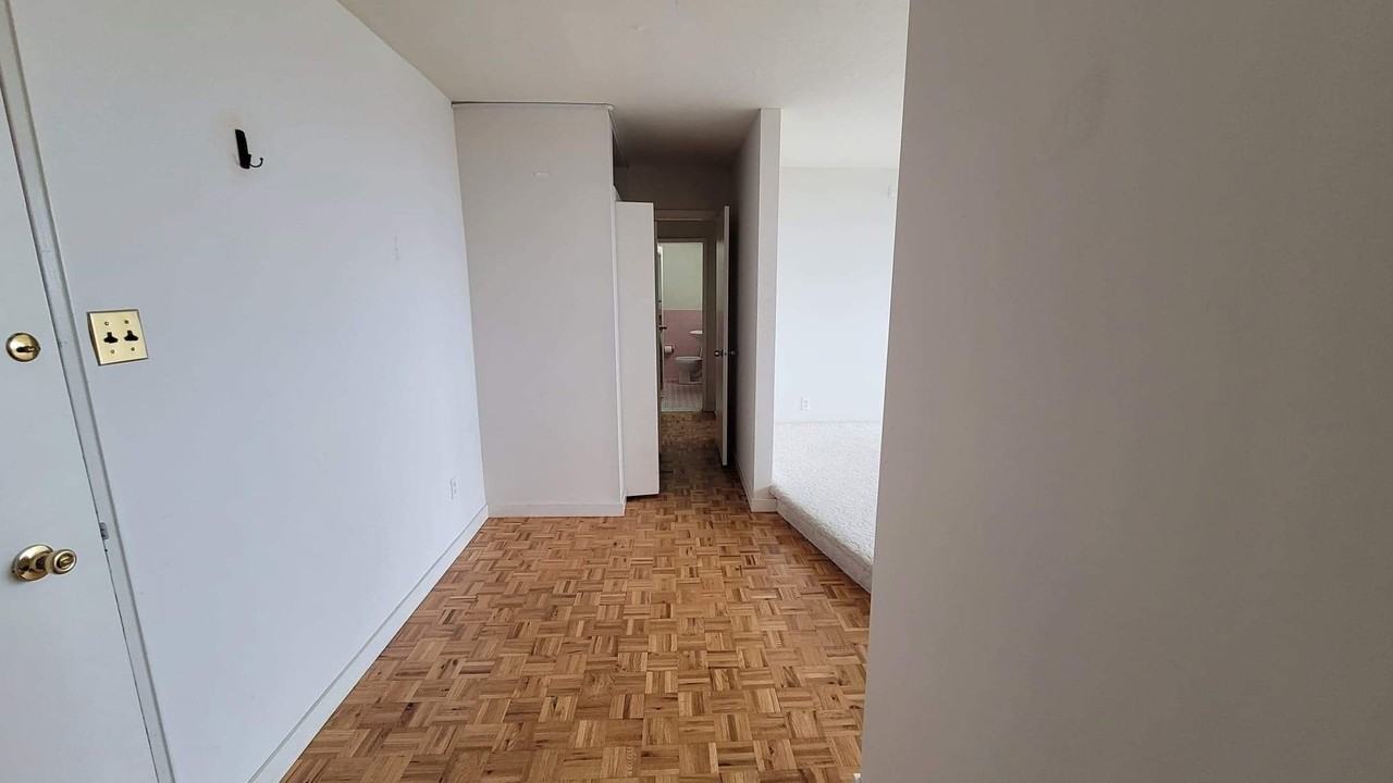 1301 N Harrison St #1403 - Photo 5 of 10