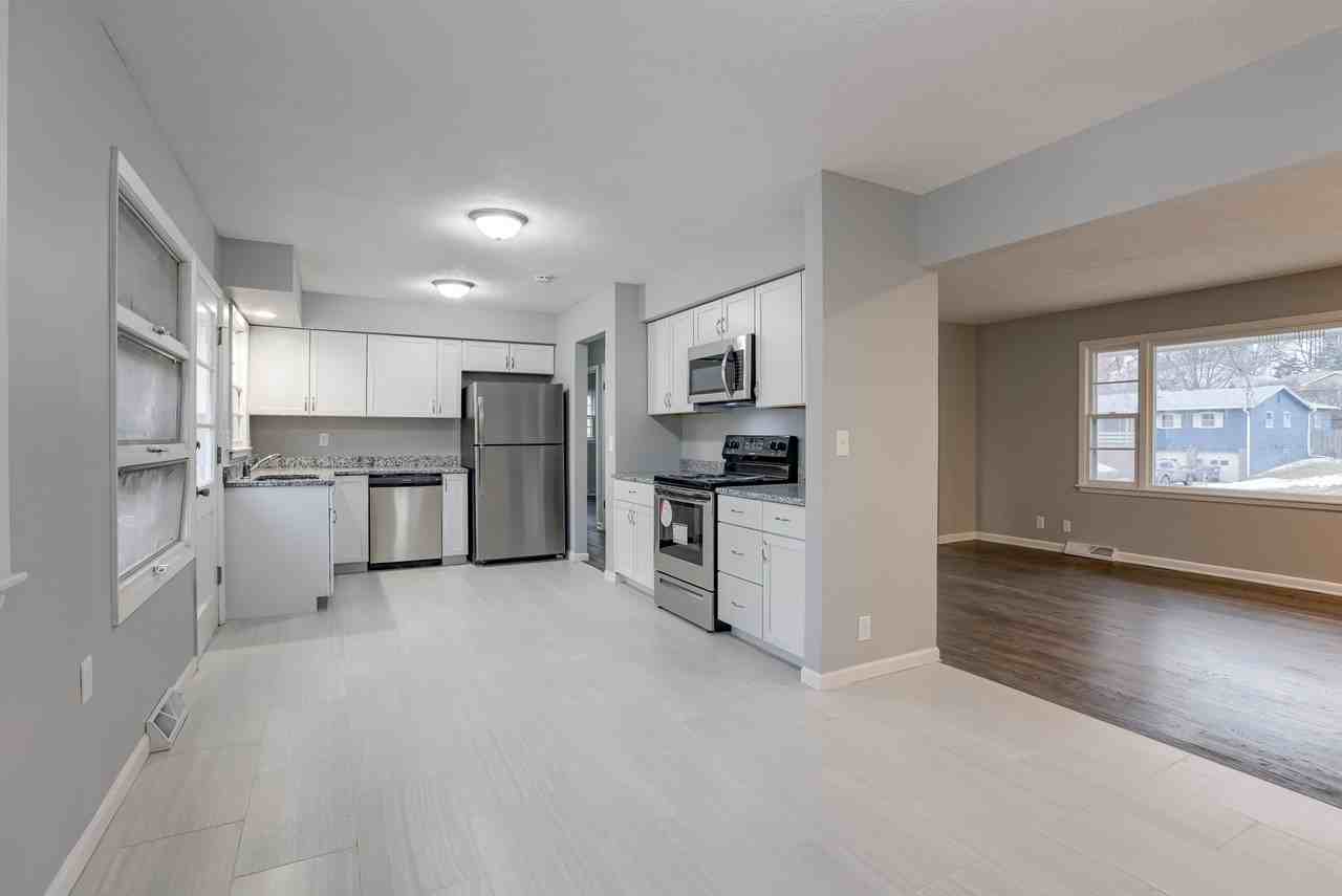 4515 Ridgeway Rd - Photo 3 of 25