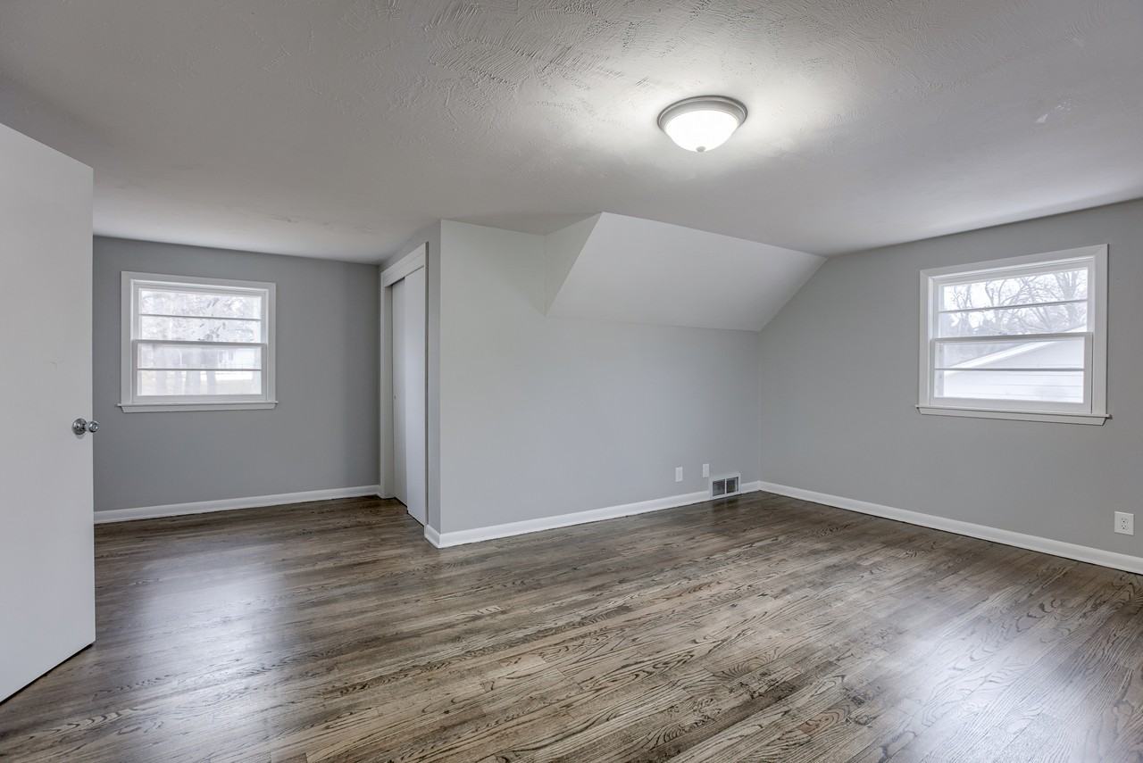 4515 Ridgeway Rd - Photo 2 of 25