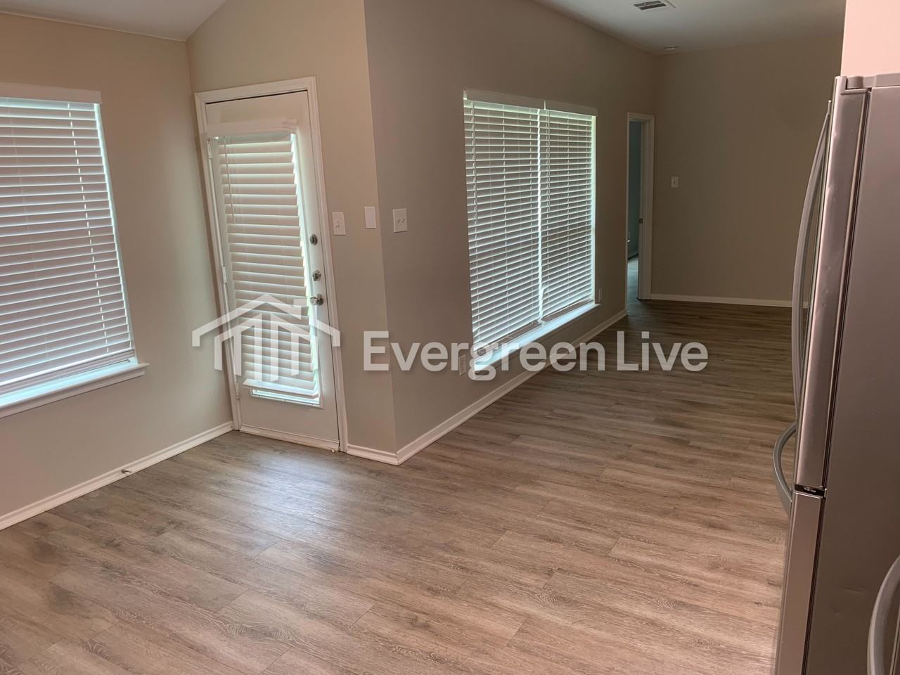 108 Angelina Dr - Photo 2 of 14