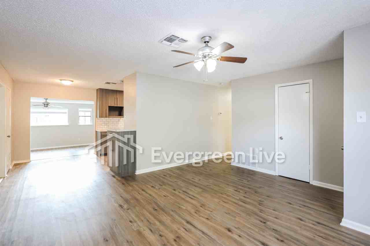 5930 Cliff Valley Dr - Photo 4 of 13