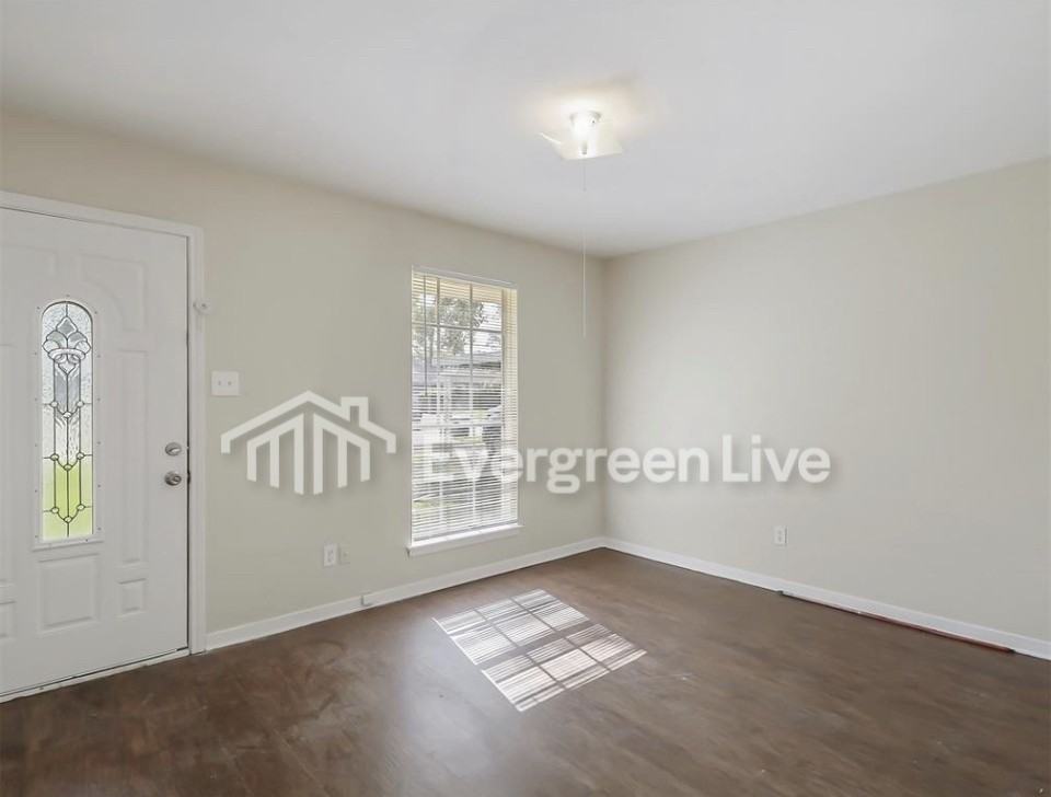 10343 Rebel Rd - Photo 3 of 11