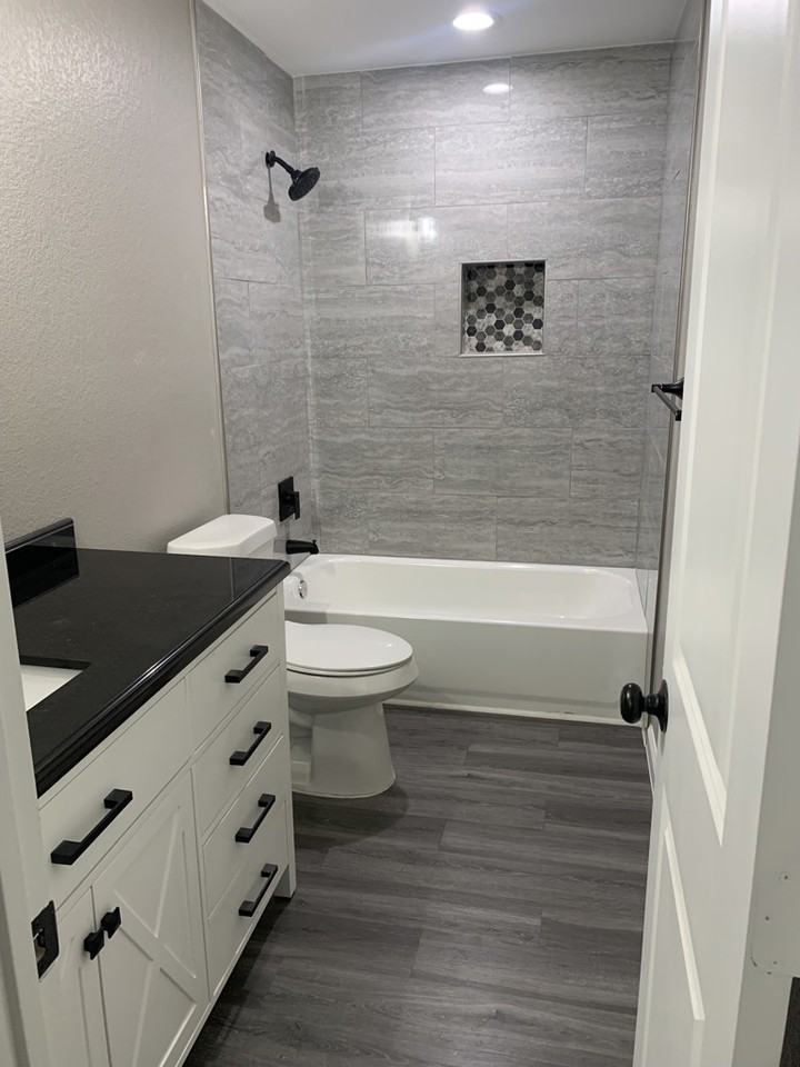 1230 Stella St - Photo 2 of 4